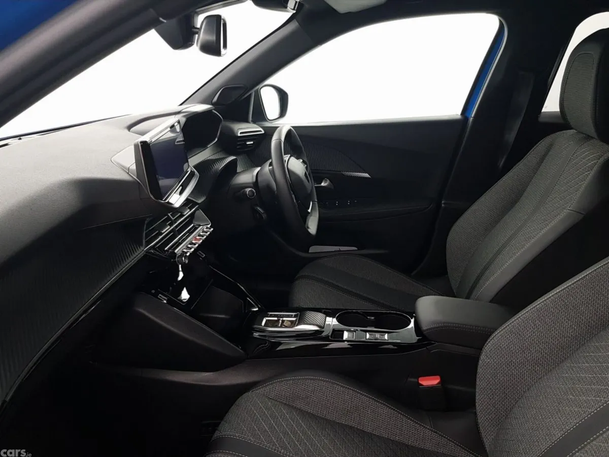 Peugeot 2008 SUV, Electric, 2024, Blue