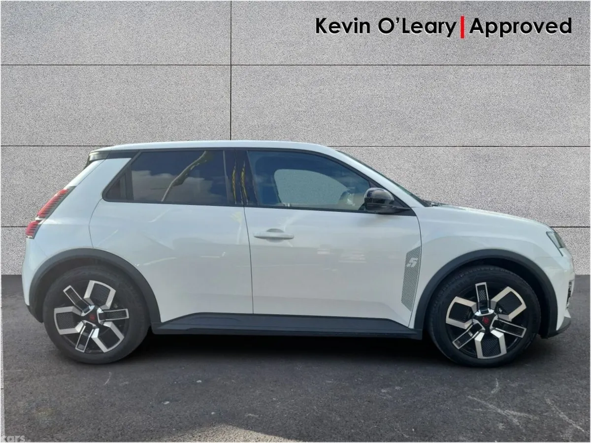 Renault 5 Hatchback, Electric, 2026, White