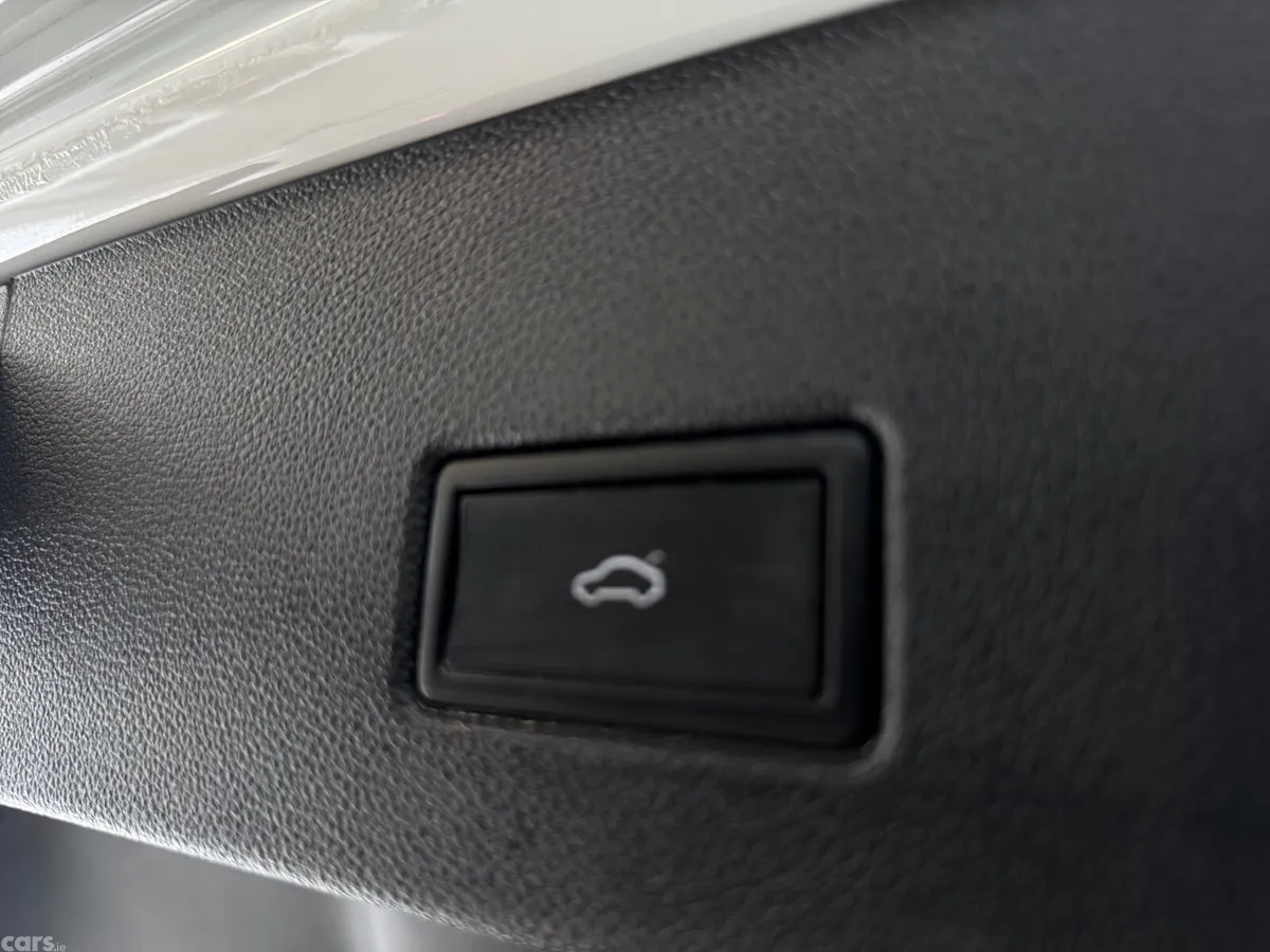 Volkswagen T-Roc SUV, Diesel, 2023, White