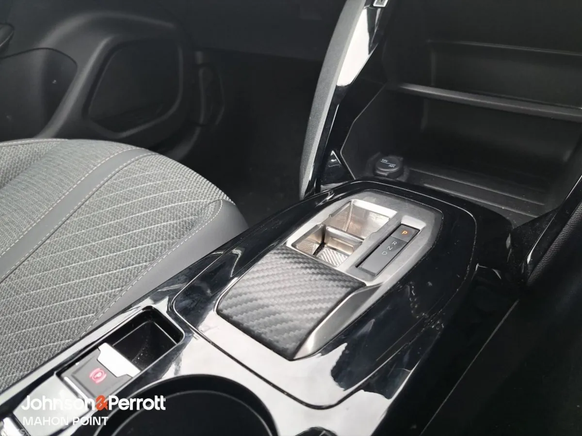 Peugeot 2008 MPV, Petrol Hybrid, 2026, Grey