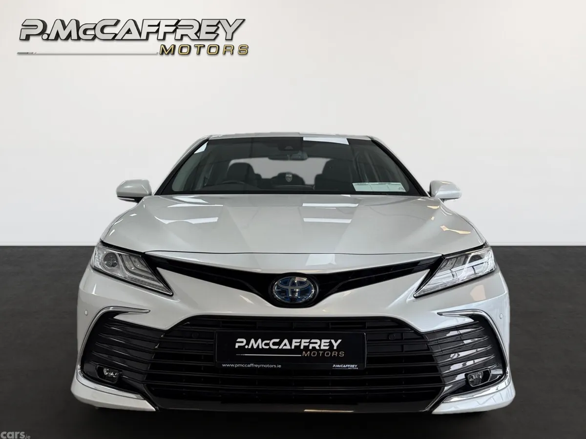 Toyota Camry Saloon, Petrol Hybrid, 2021, White