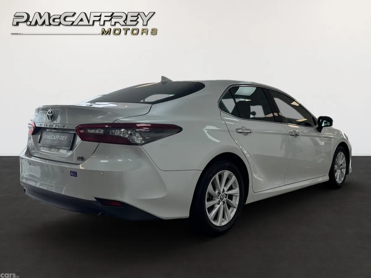Toyota Camry Saloon, Petrol Hybrid, 2021, White