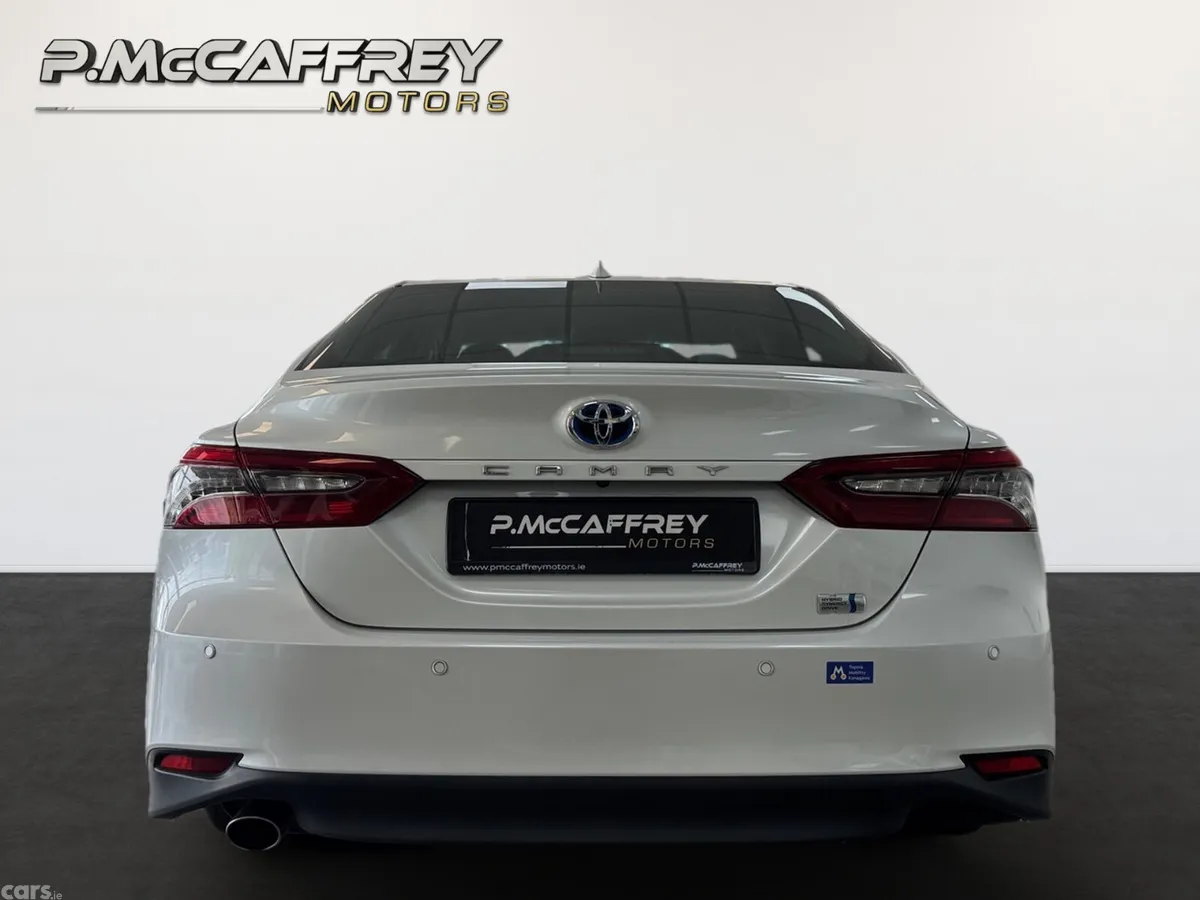 Toyota Camry Saloon, Petrol Hybrid, 2021, White