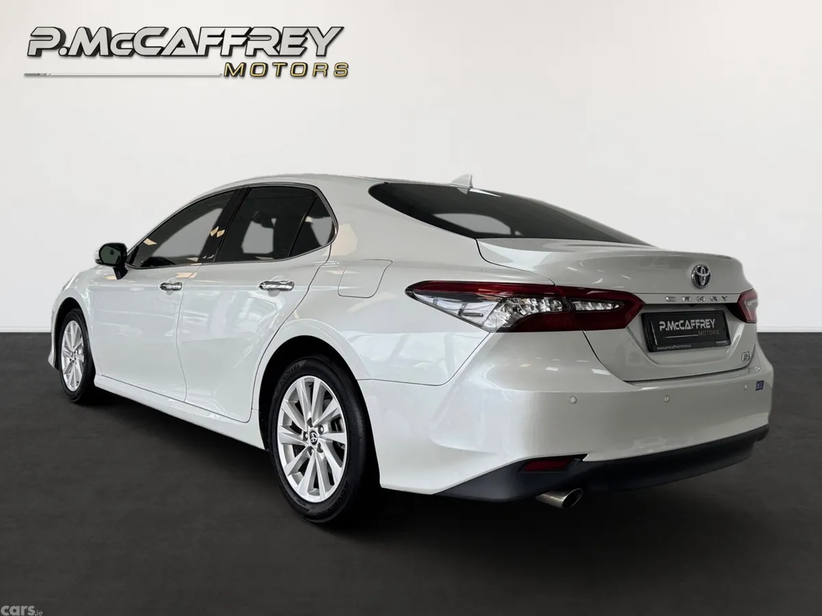 Toyota Camry Saloon, Petrol Hybrid, 2021, White