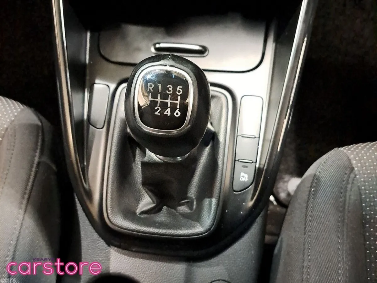 Kia Carens MPV, Diesel, 2016, Silver