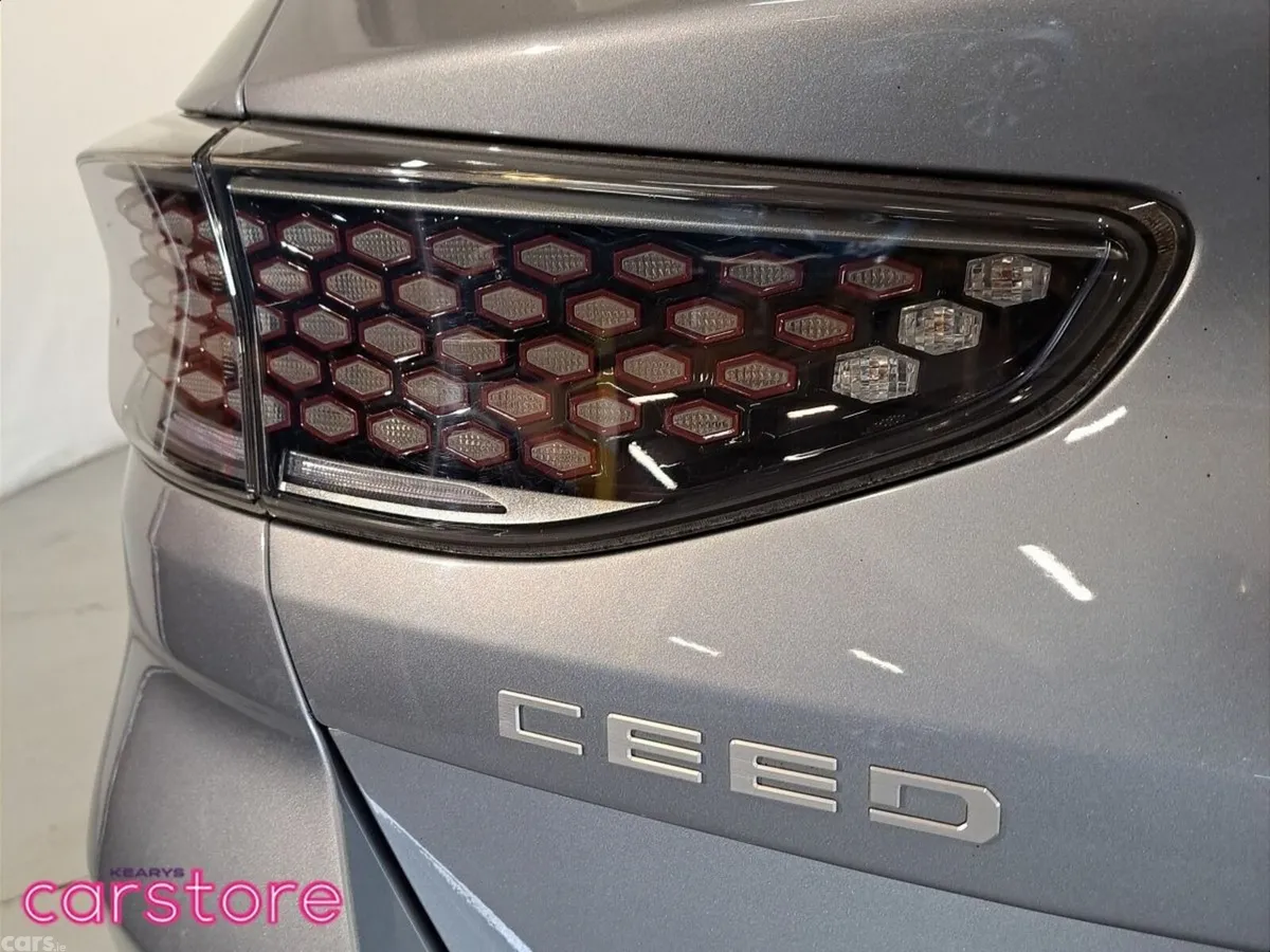 Kia Ceed Hatchback, Diesel Hybrid, 2023, Grey