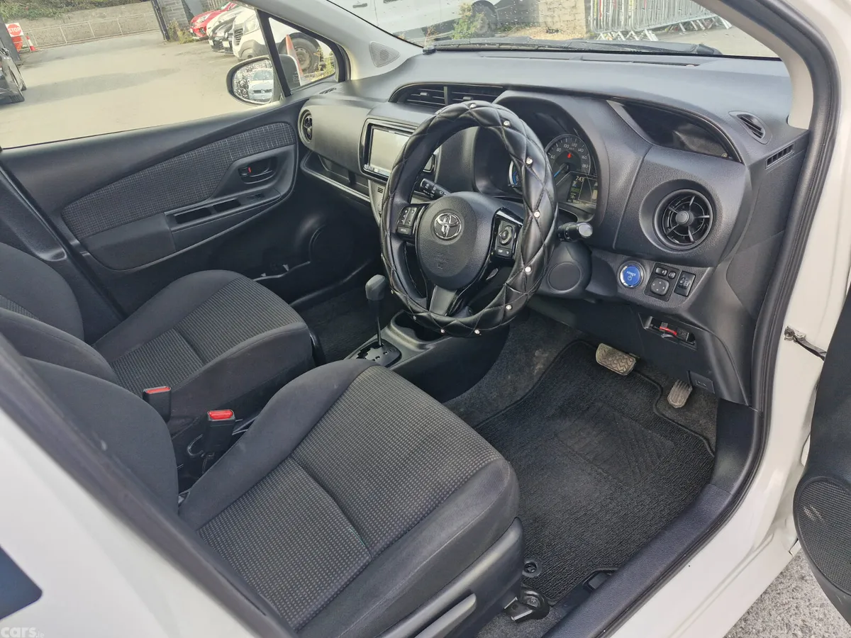 Toyota Vitz Hatchback, Petrol Hybrid, 2017, White