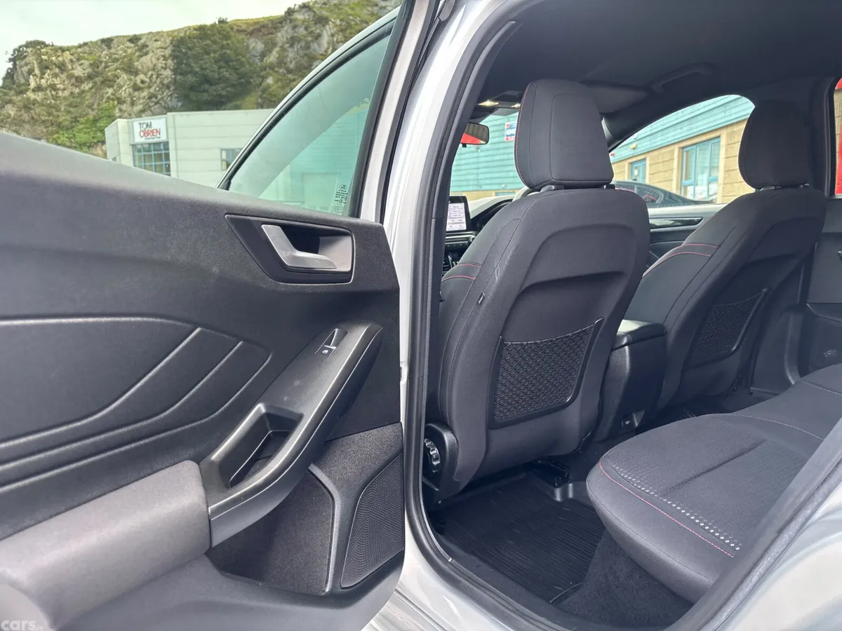 Ford Focus Hatchback, Diesel, 2020, Grey