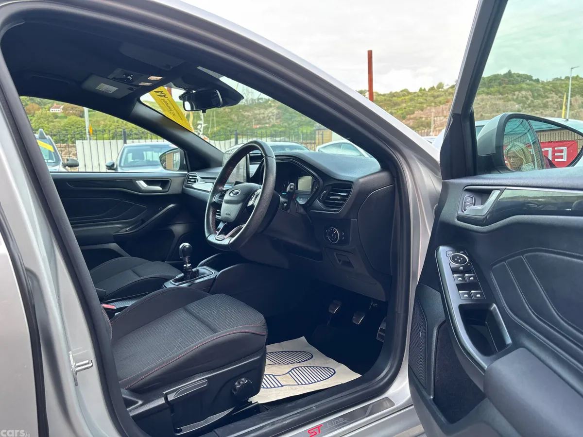Ford Focus Hatchback, Diesel, 2020, Grey