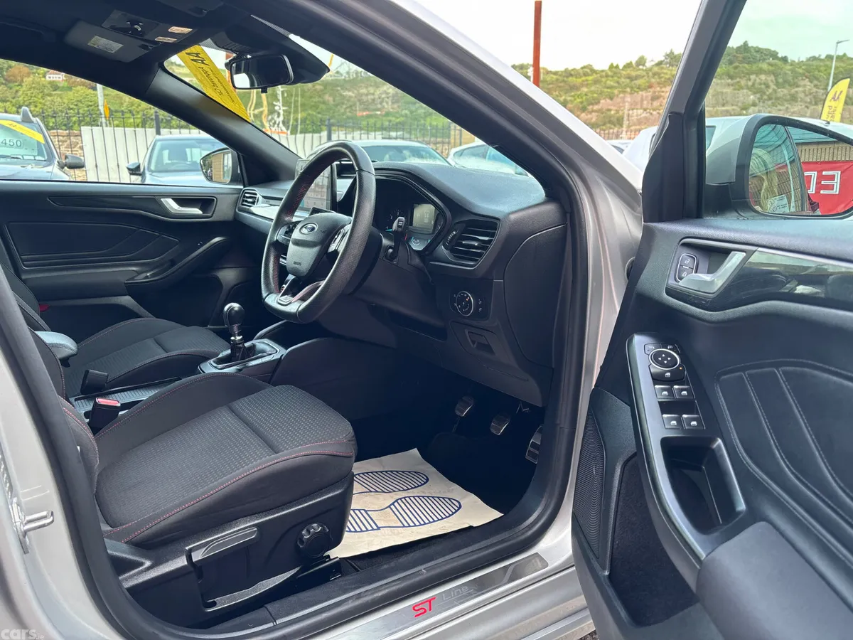 Ford Focus Hatchback, Diesel, 2020, Grey