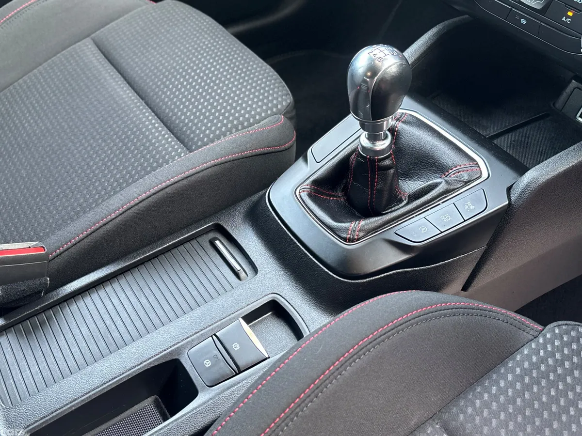 Ford Focus Hatchback, Diesel, 2020, Grey