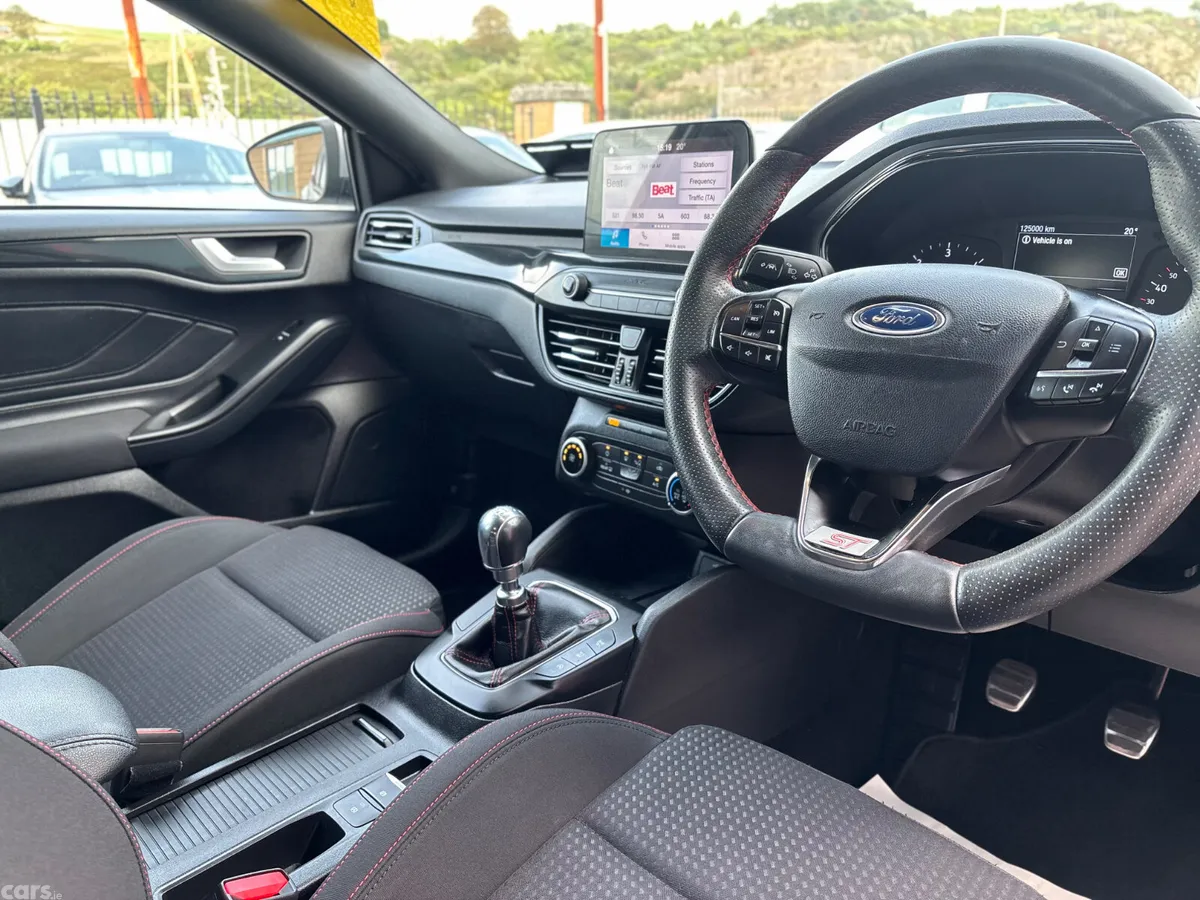 Ford Focus Hatchback, Diesel, 2020, Grey
