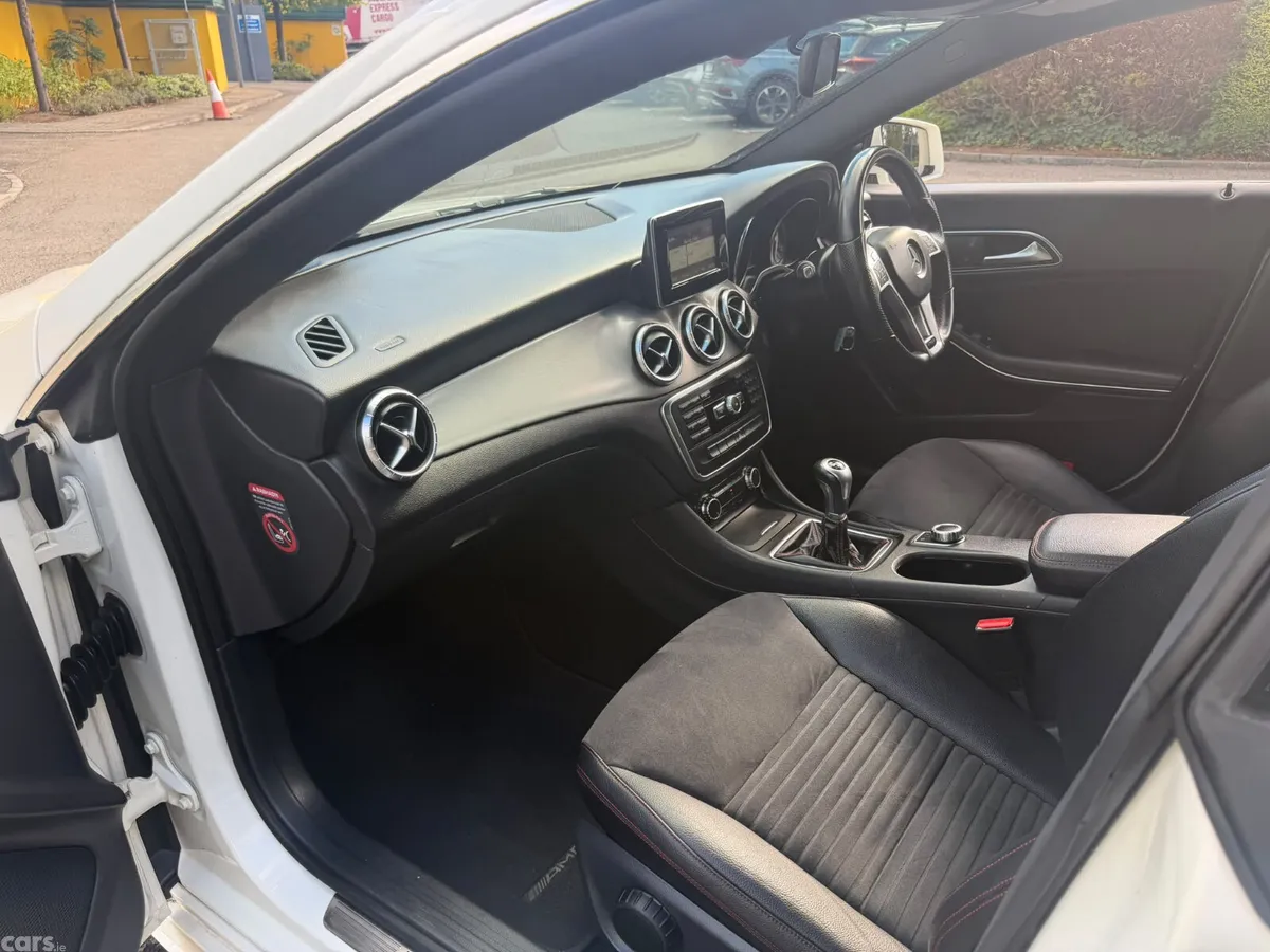Mercedes-Benz CLA Saloon, Petrol, 2014, White
