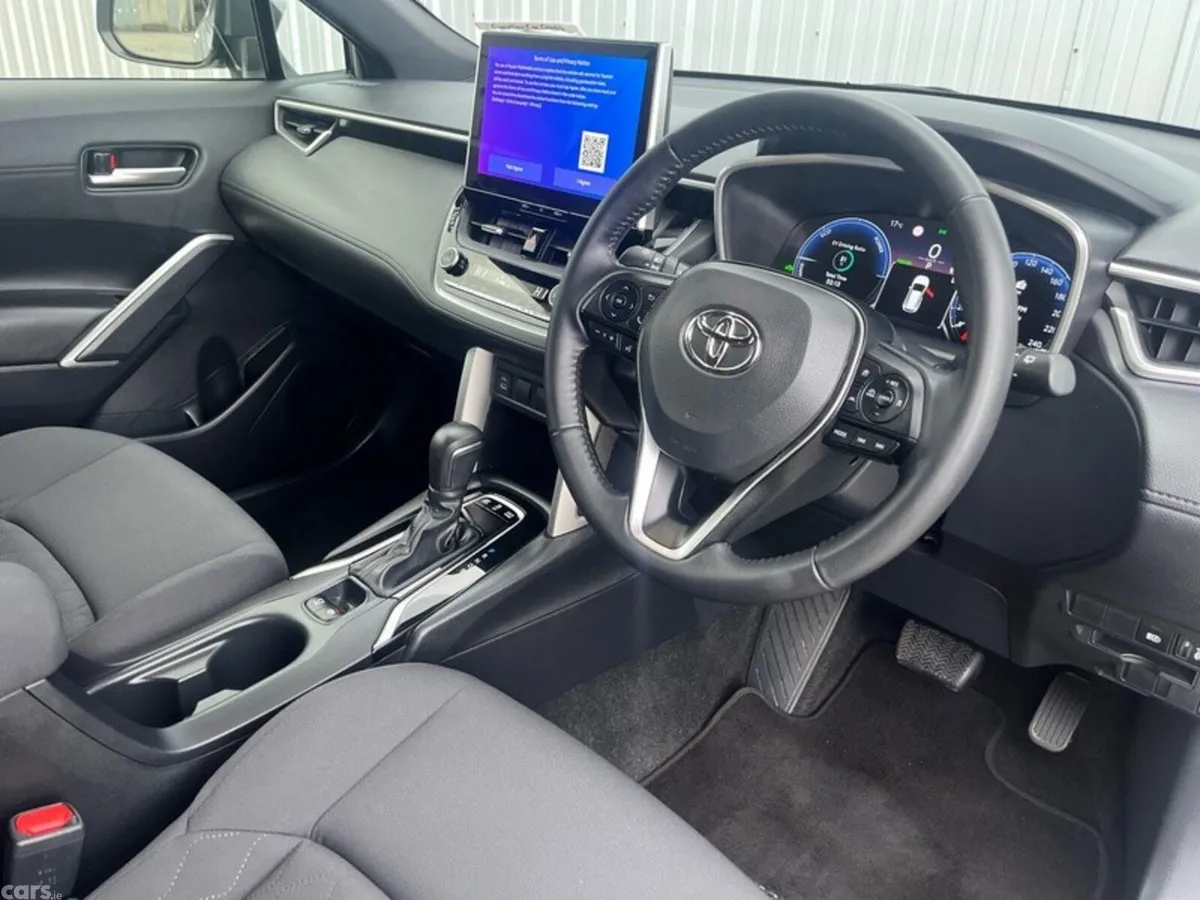Toyota Corolla Cross Hatchback, Petrol Hybrid, 2025, Silver