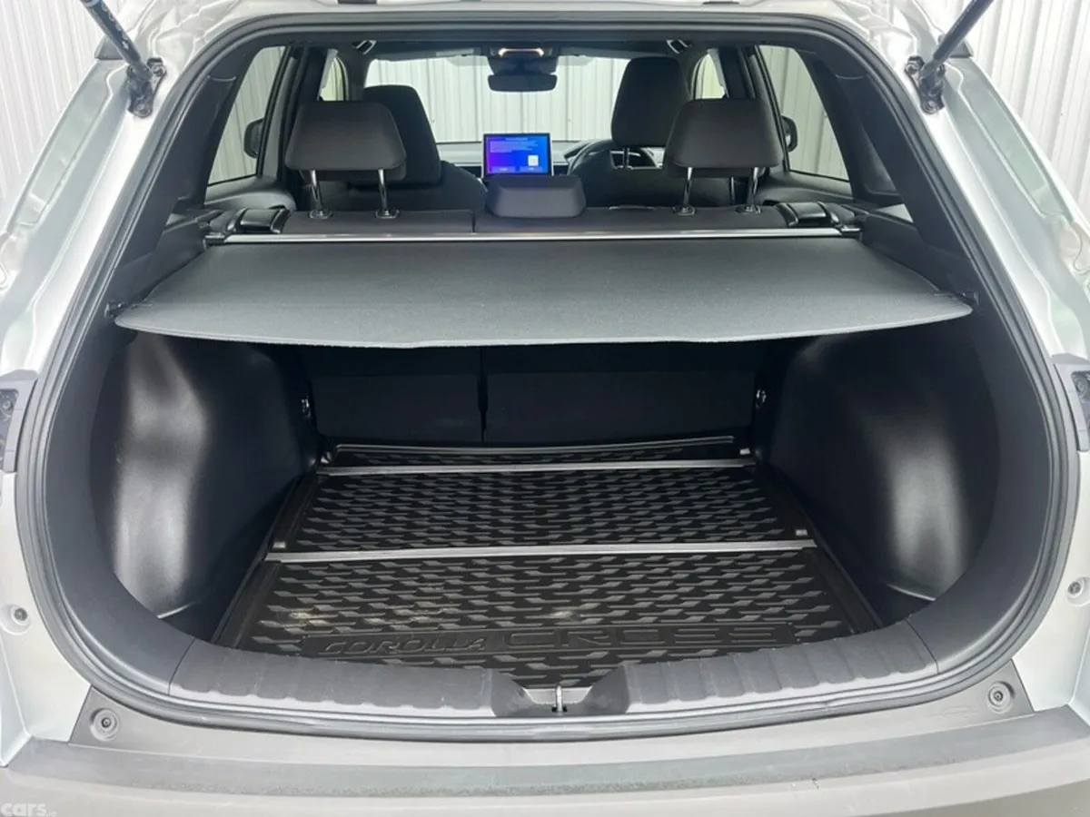 Toyota Corolla Cross Hatchback, Petrol Hybrid, 2025, Silver