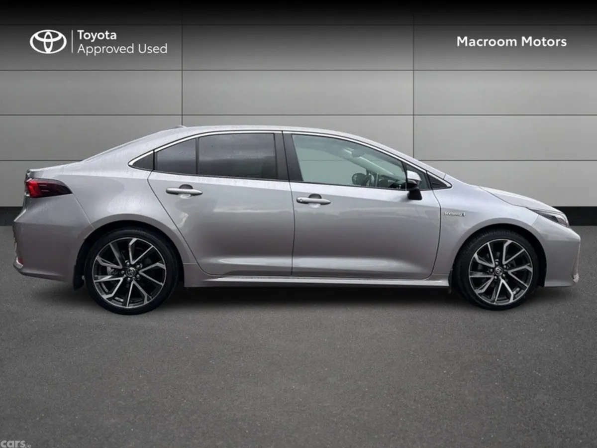 Toyota Corolla Saloon, Petrol Hybrid, 2022, Grey