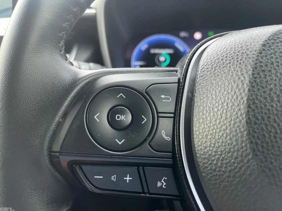 Toyota Corolla Cross Hatchback, Petrol Hybrid, 2025, Silver