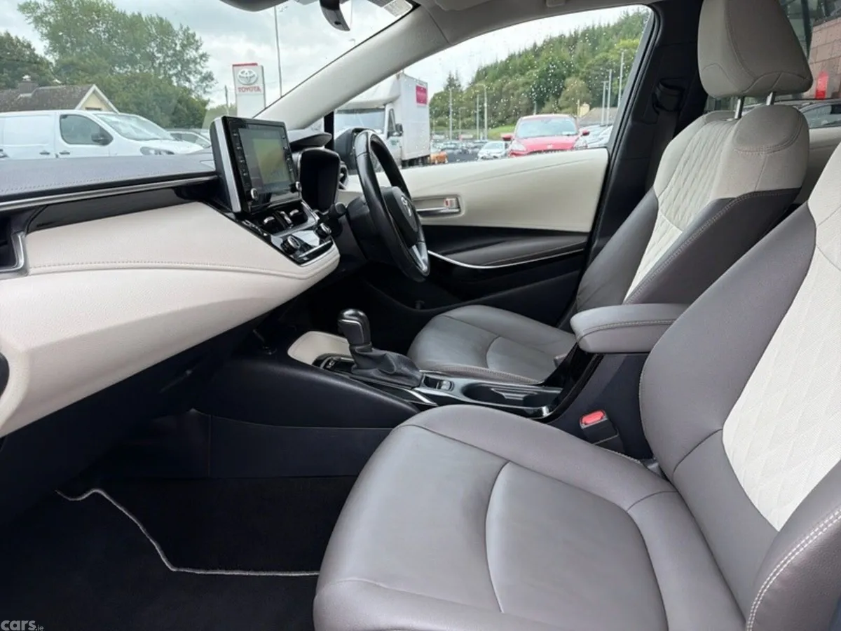 Toyota Corolla Saloon, Petrol Hybrid, 2022, Grey