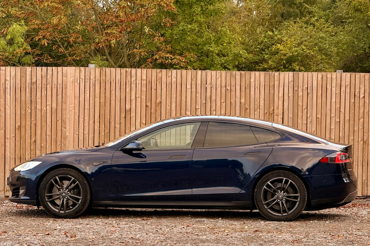 Tesla Model S Hatchback, Electric, 2015, Blue