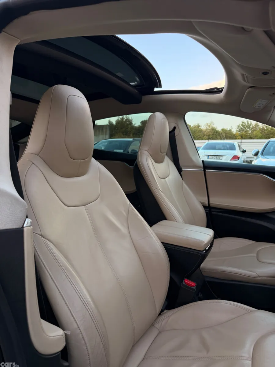 Tesla Model S Hatchback, Electric, 2015, Blue
