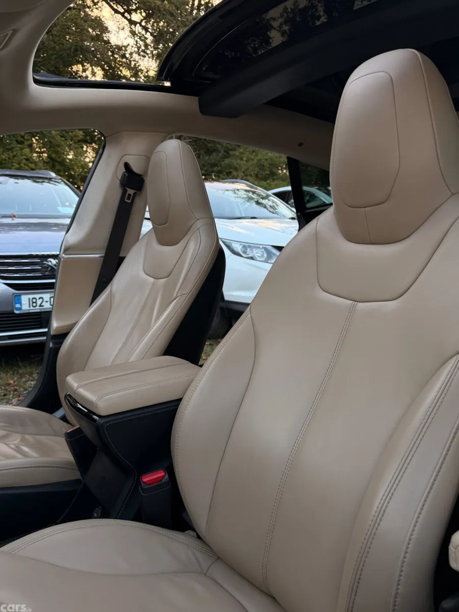 Tesla Model S Hatchback, Electric, 2015, Blue