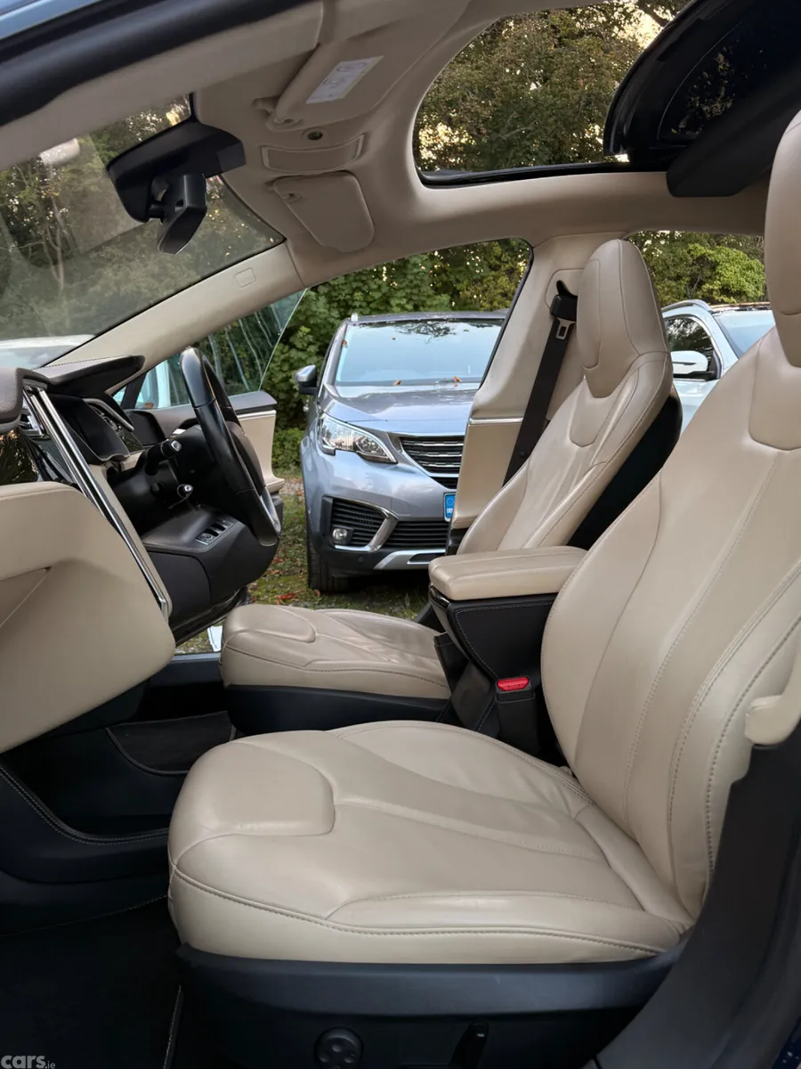 Tesla Model S Hatchback, Electric, 2015, Blue