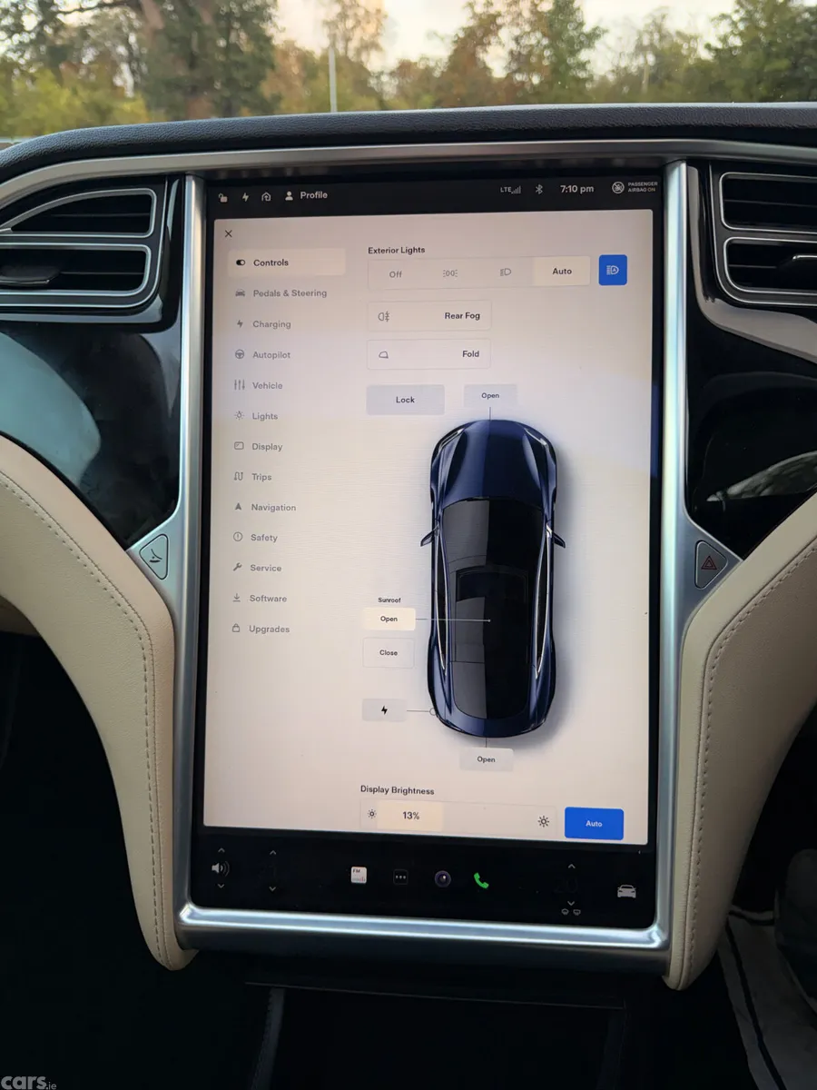 Tesla Model S Hatchback, Electric, 2015, Blue