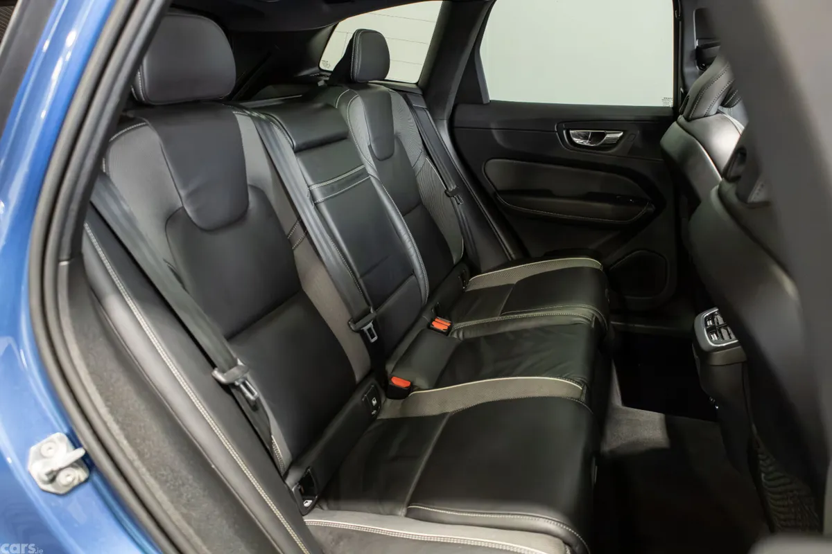 Volvo XC60 SUV, Diesel, 2020, Blue