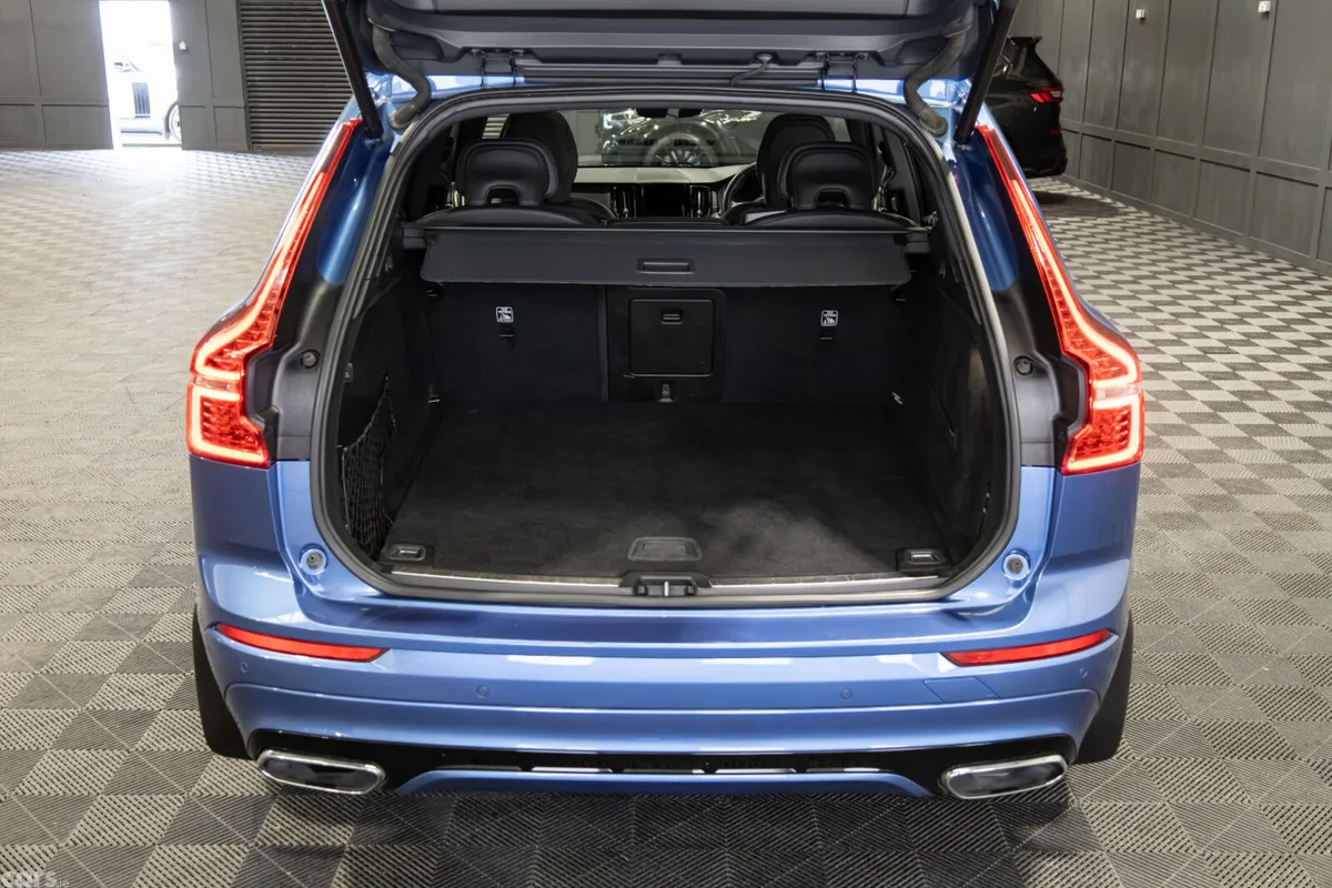 Volvo XC60 SUV, Diesel, 2020, Blue