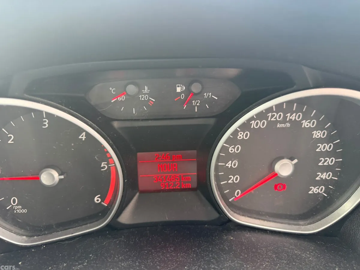 Ford Mondeo Saloon, Diesel, 2011, Silver