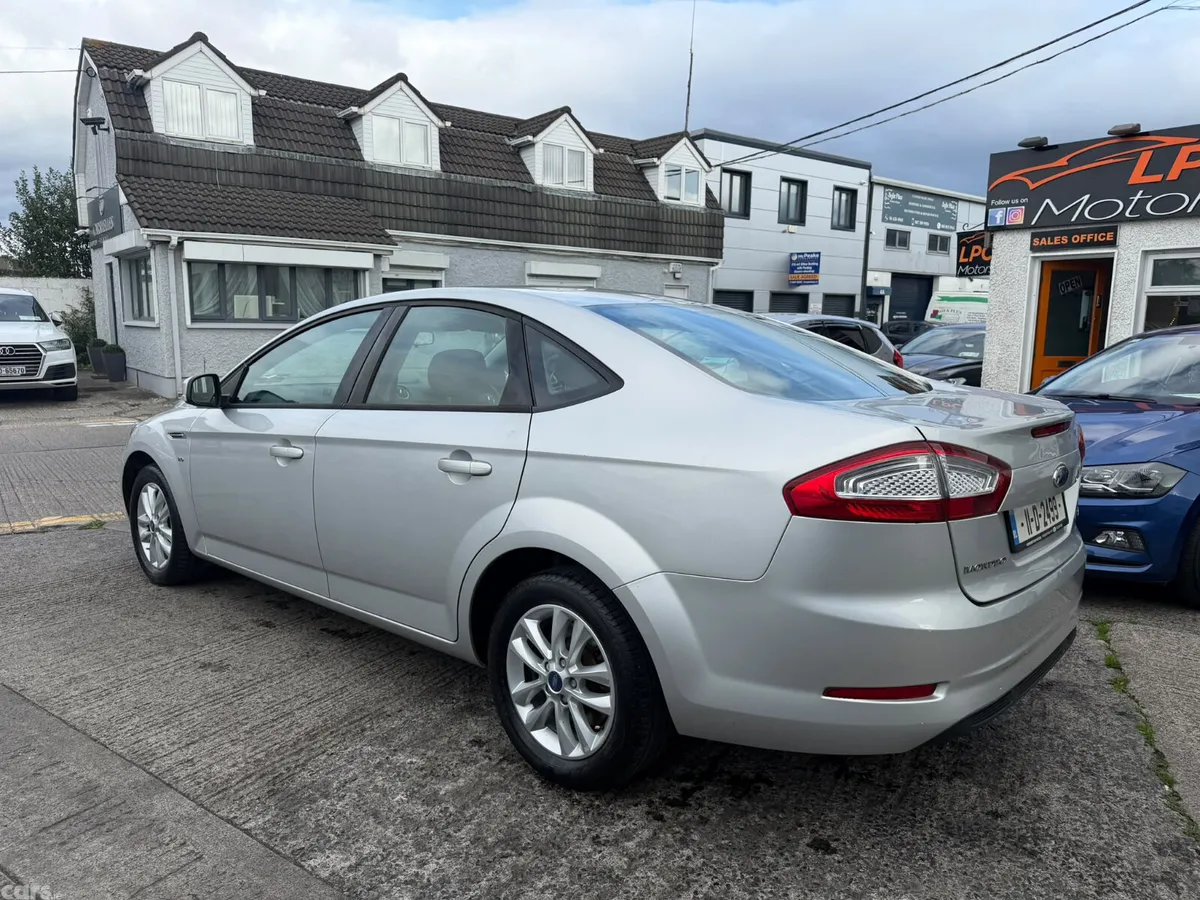 Ford Mondeo Saloon, Diesel, 2011, Silver