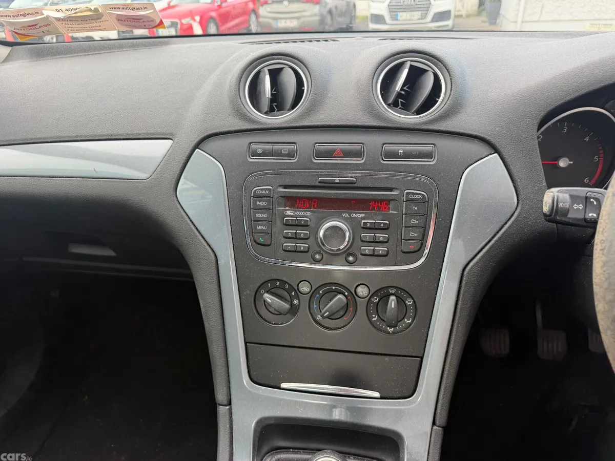 Ford Mondeo Saloon, Diesel, 2011, Silver