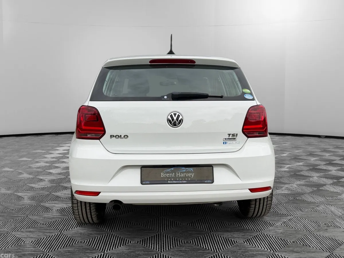 Volkswagen Polo Hatchback, Petrol, 2017, White