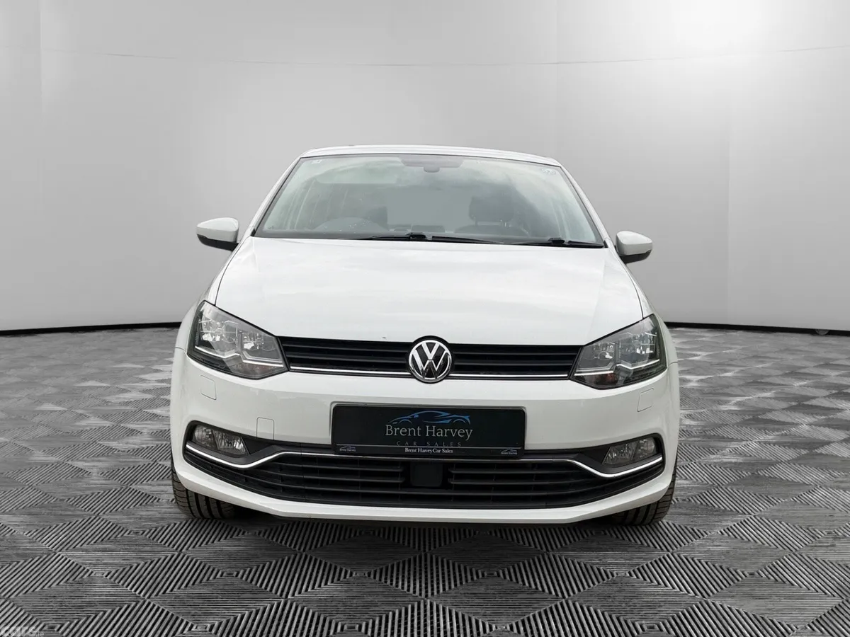 Volkswagen Polo Hatchback, Petrol, 2017, White