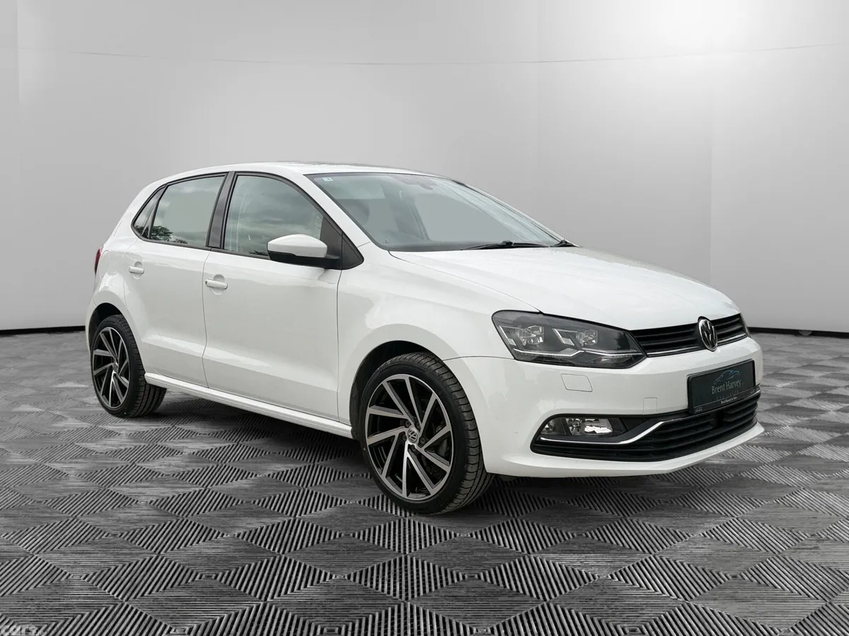 Volkswagen Polo Hatchback, Petrol, 2017, White