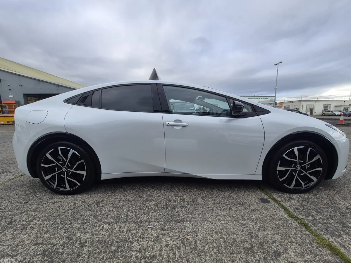 Toyota Prius Hatchback, Petrol Hybrid, 2024, White