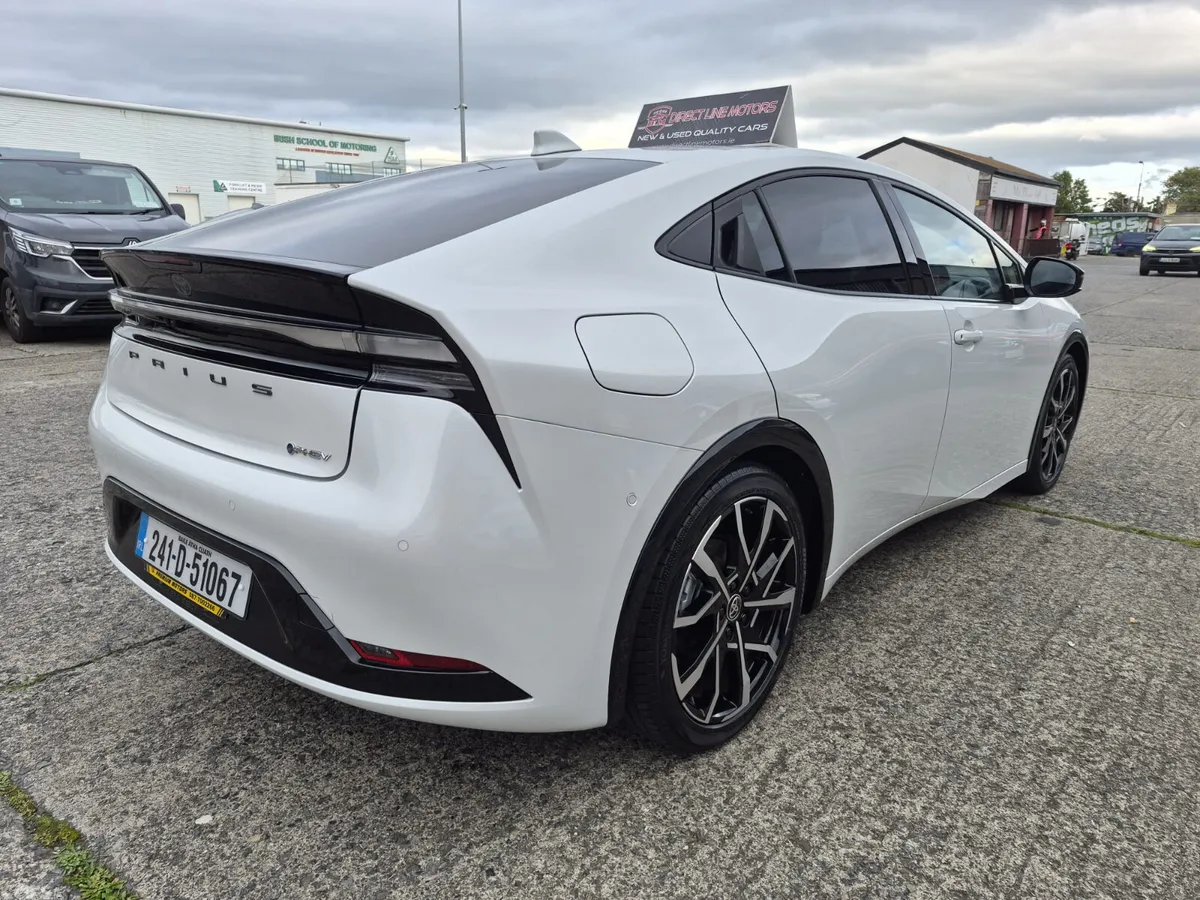 Toyota Prius Hatchback, Petrol Hybrid, 2024, White