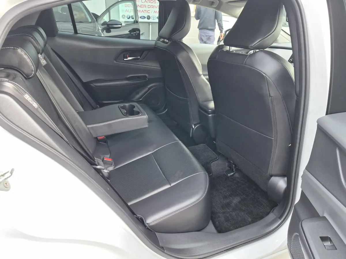 Toyota Prius Hatchback, Petrol Hybrid, 2024, White