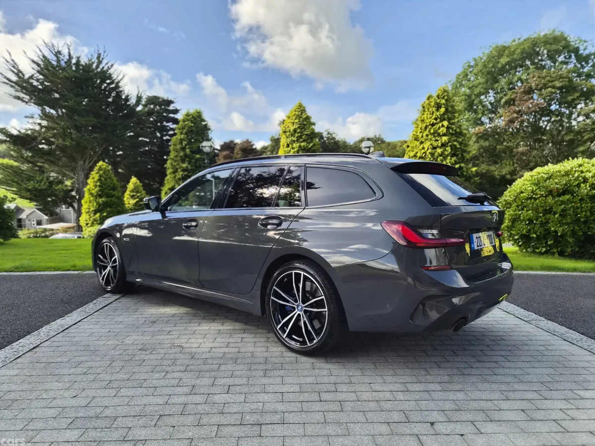 BMW 3-Series Estate, Petrol Plug-in Hybrid, 2022, Grey