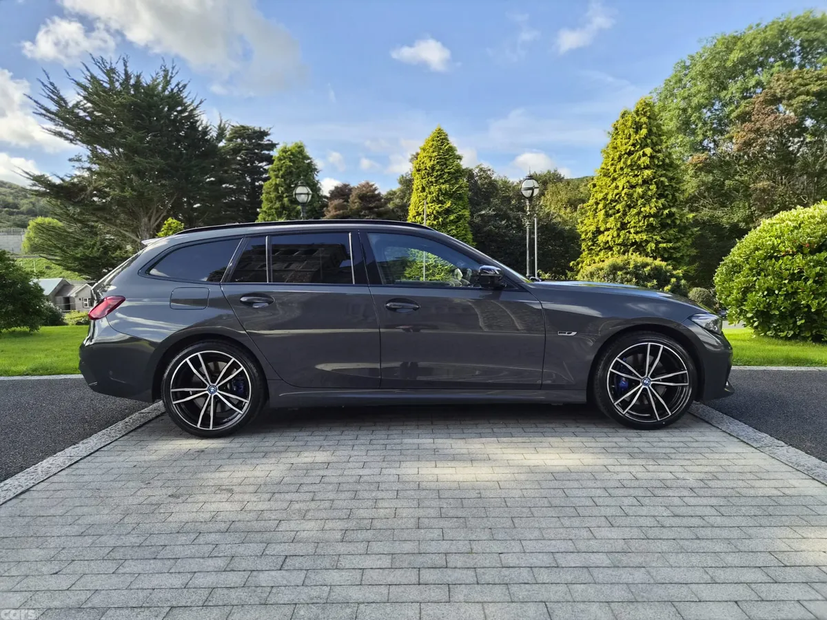 BMW 3-Series Estate, Petrol Plug-in Hybrid, 2022, Grey
