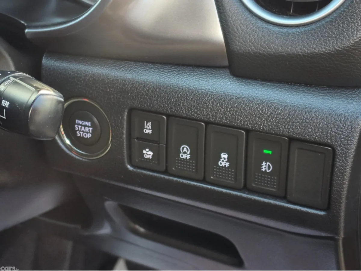 Suzuki Vitara SUV, Petrol Hybrid, 2021, Gold