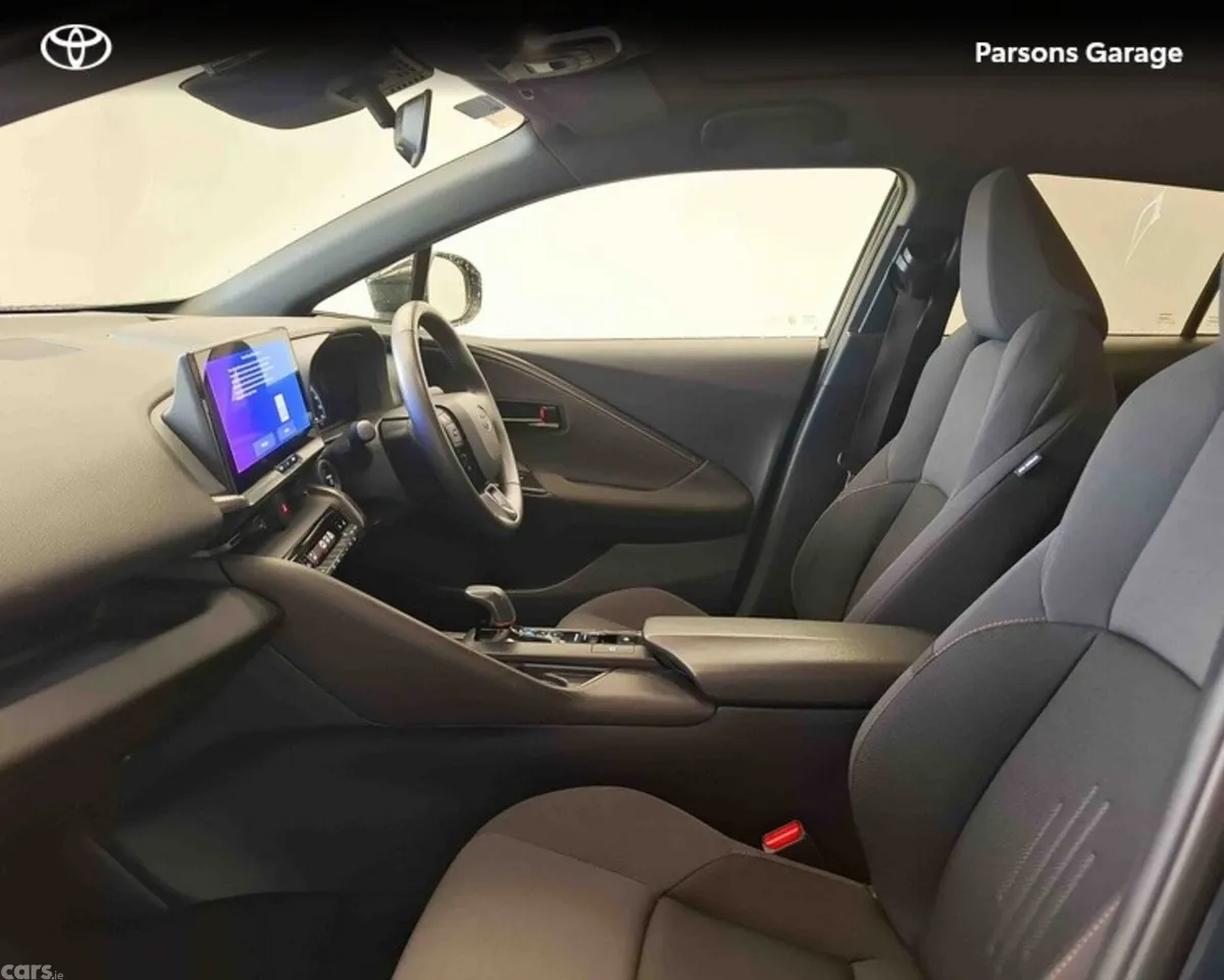 Toyota C-HR SUV, Petrol Hybrid, 2024, Blue