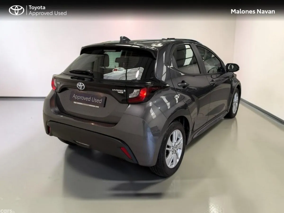 Toyota Yaris Hatchback, Petrol Hybrid, 2023, Grey