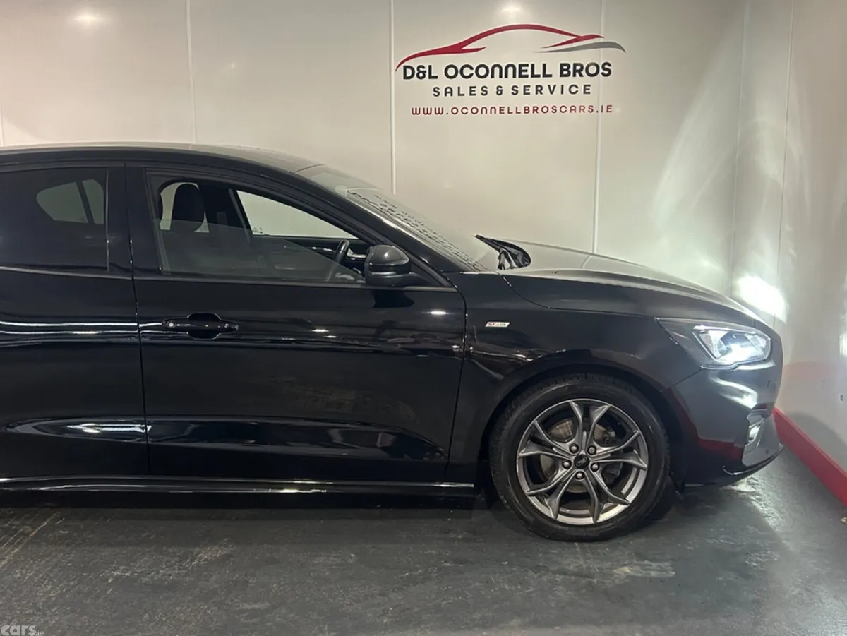 Ford Focus Hatchback, Diesel, 2022, Black