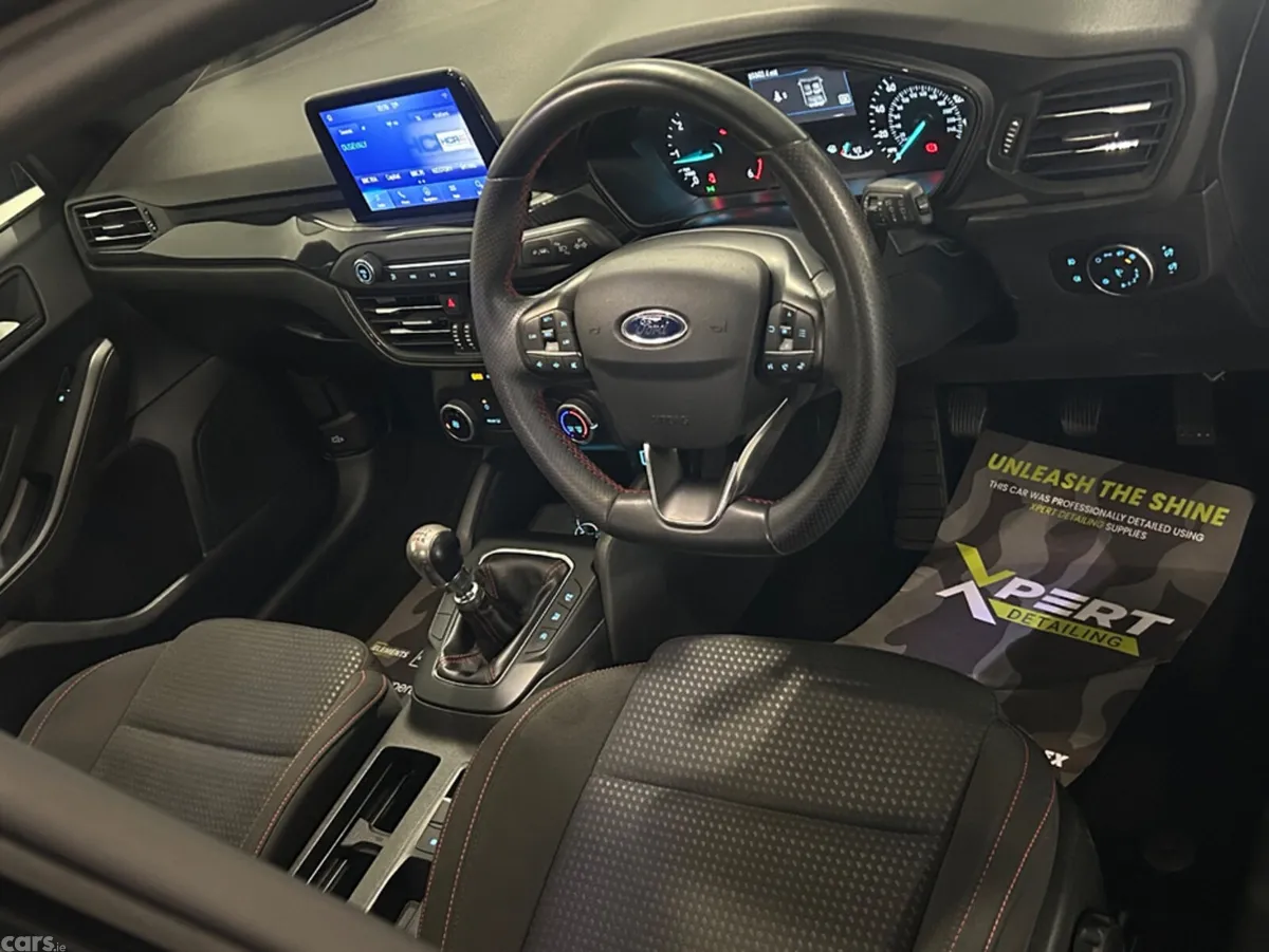 Ford Focus Hatchback, Diesel, 2022, Black