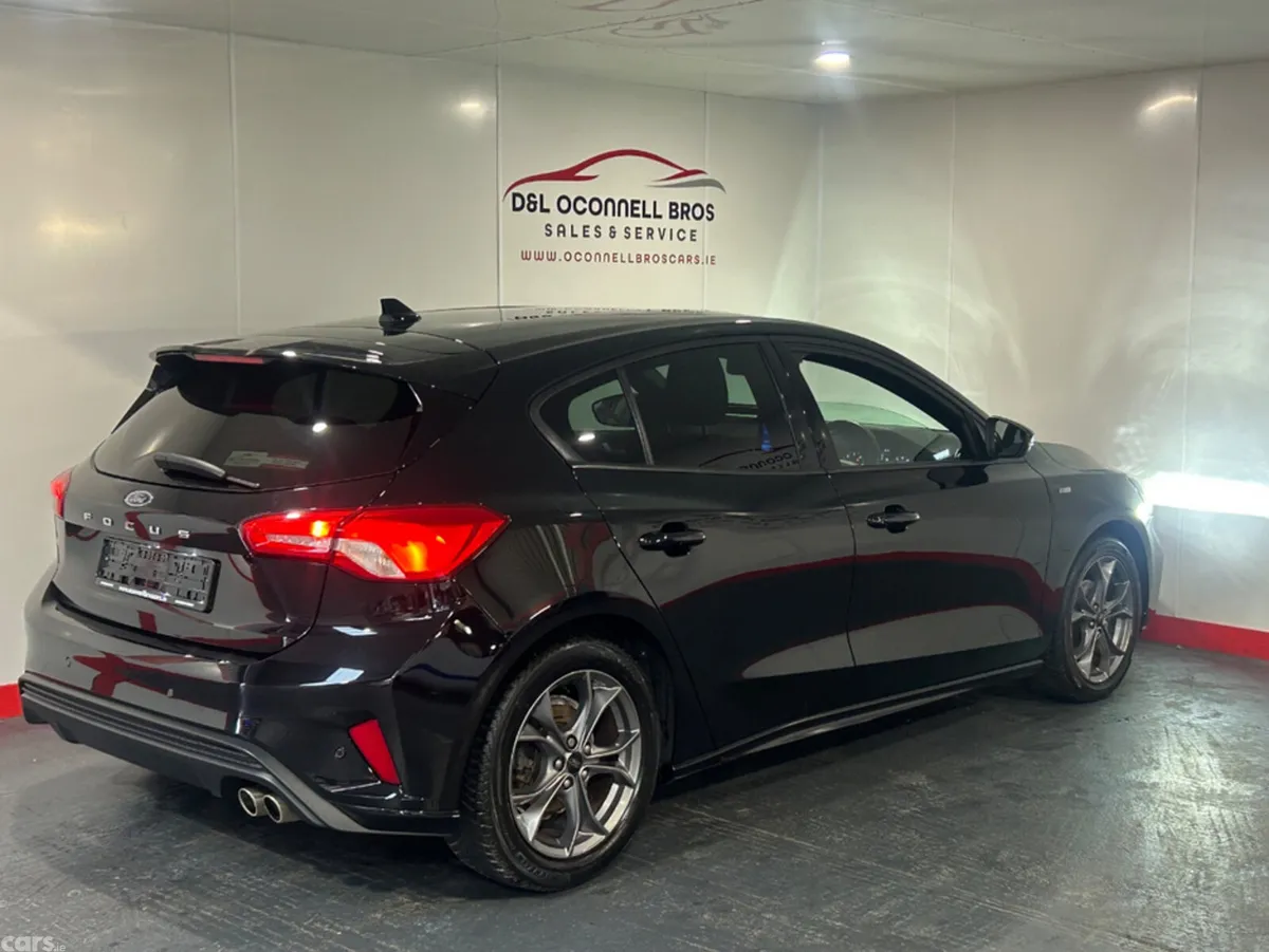 Ford Focus Hatchback, Diesel, 2022, Black