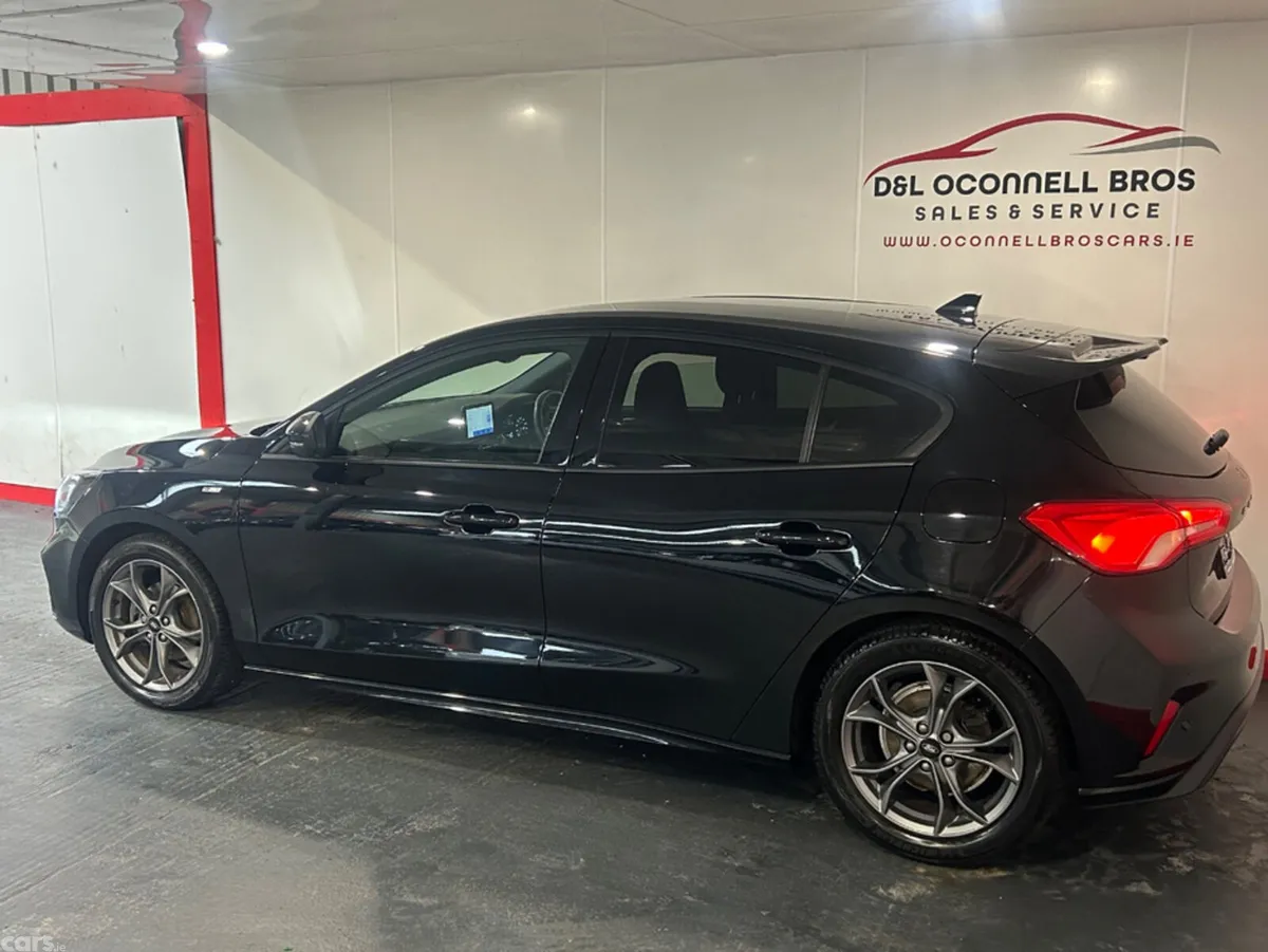 Ford Focus Hatchback, Diesel, 2022, Black