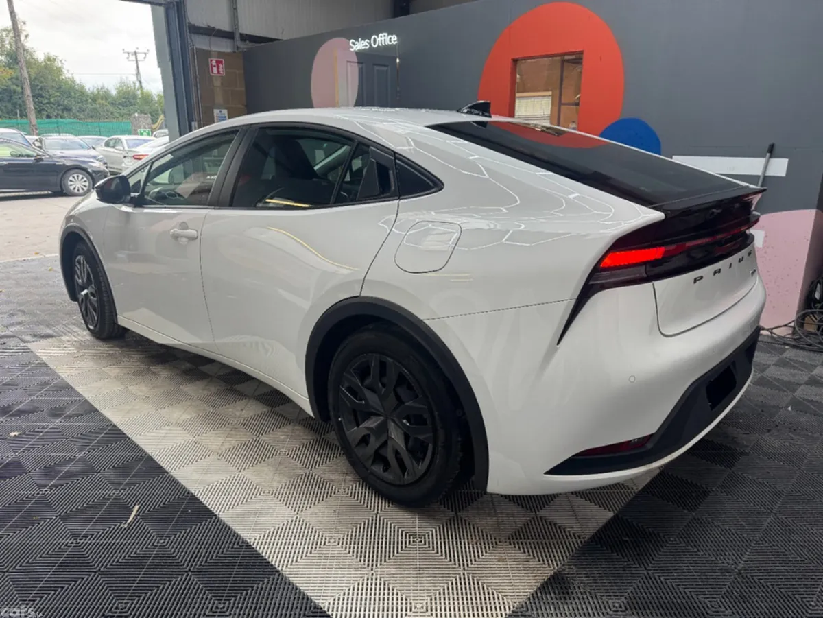 Toyota Prius Saloon, Unknown, 2026, White