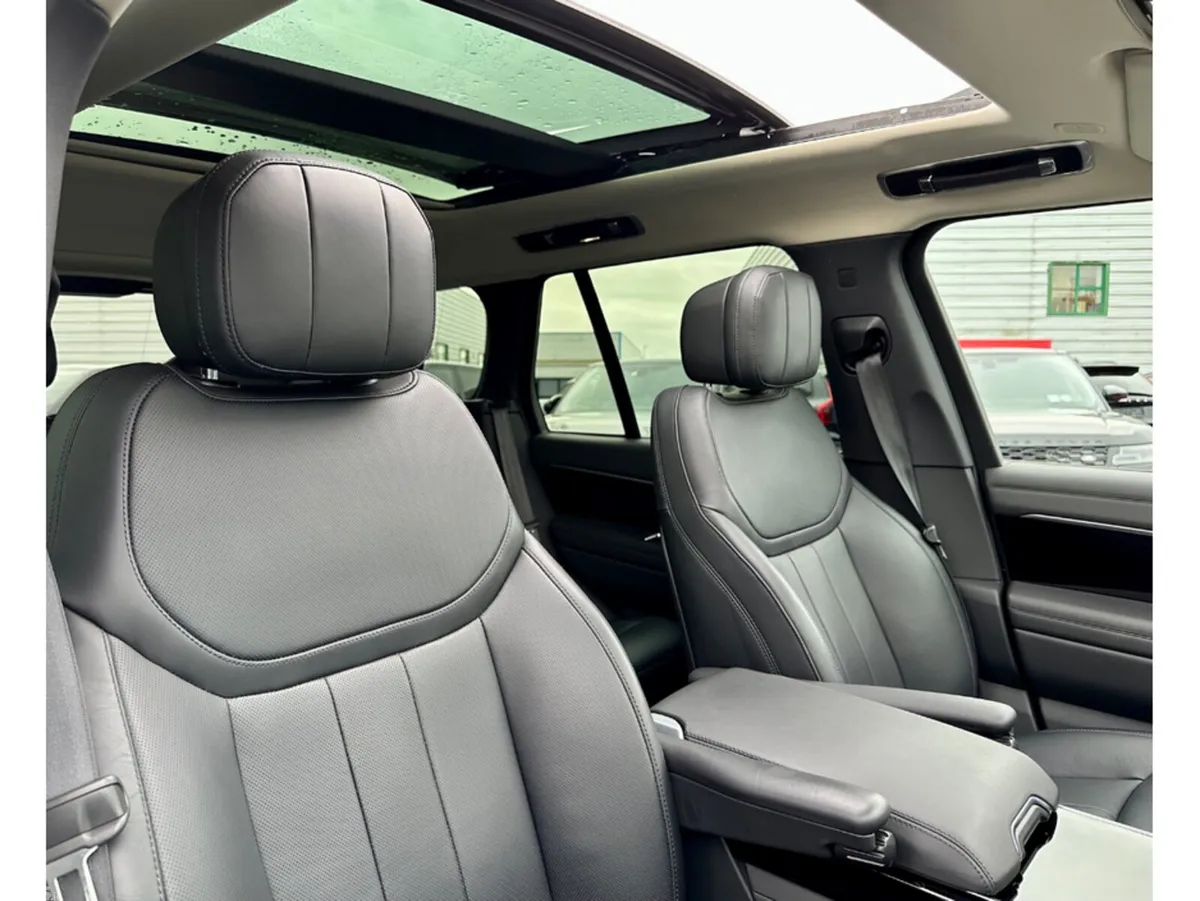 Land Rover Range Rover Estate, Petrol Hybrid, 2026, Black