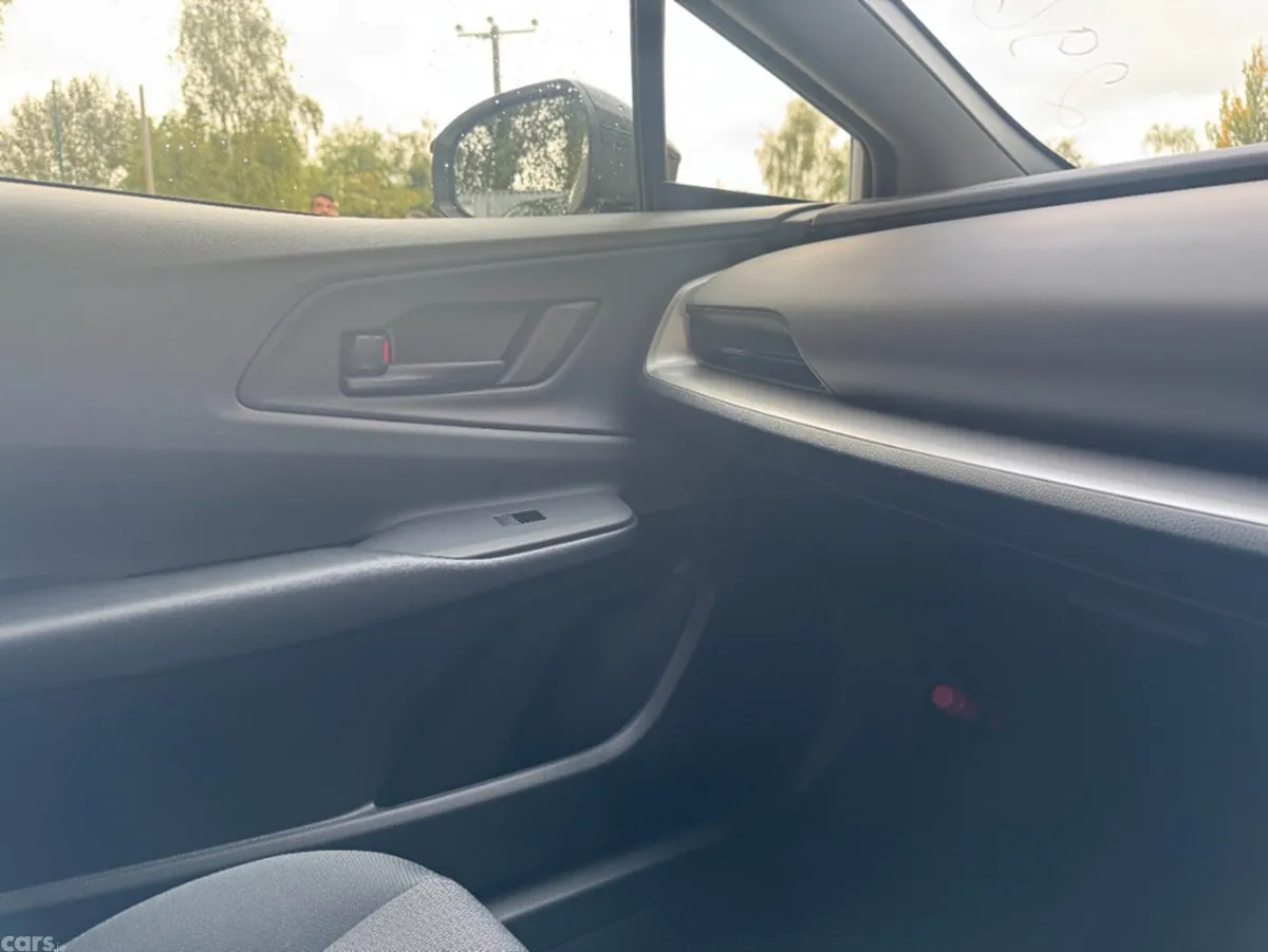 Toyota Prius Saloon, Unknown, 2026, White